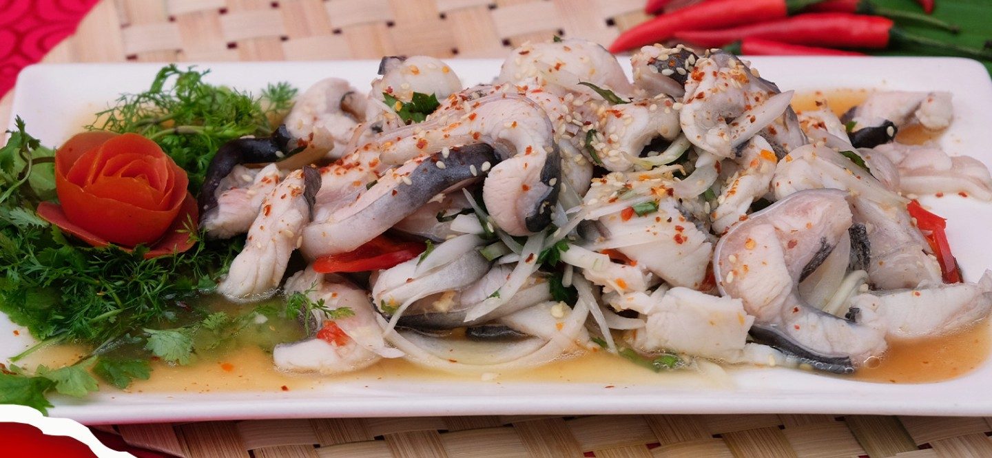 Nhà hàng gần thủy điện Hòa Bình & đền Chúa Thác Bờ